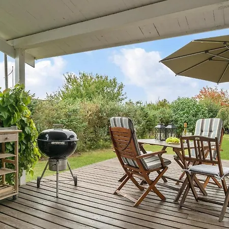 In Fejo With Kitchen Nyaraló *