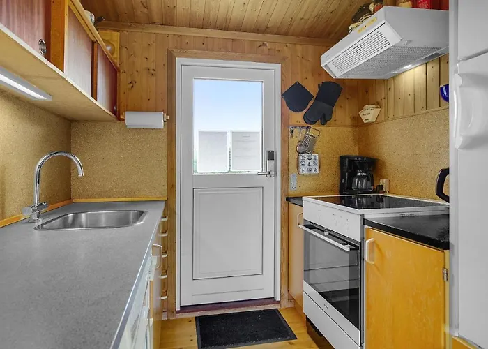 Feriehus In With Kitchen Fejo